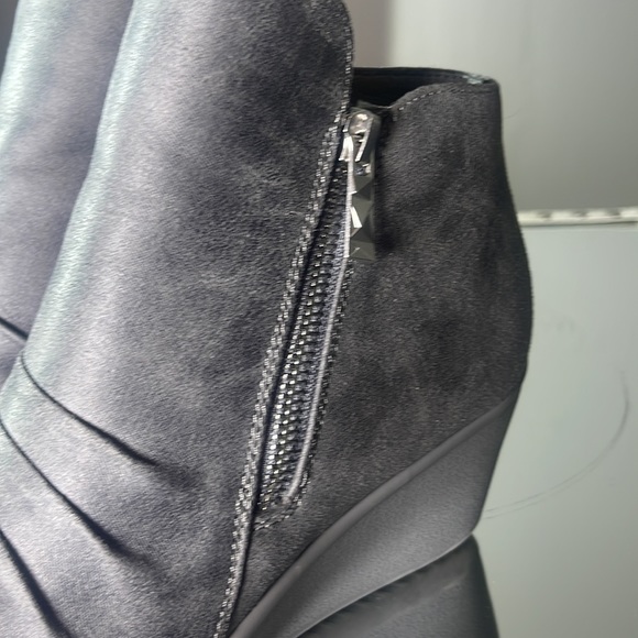 Skechers memory foam booties size 6.5 - Picture 8 of 13